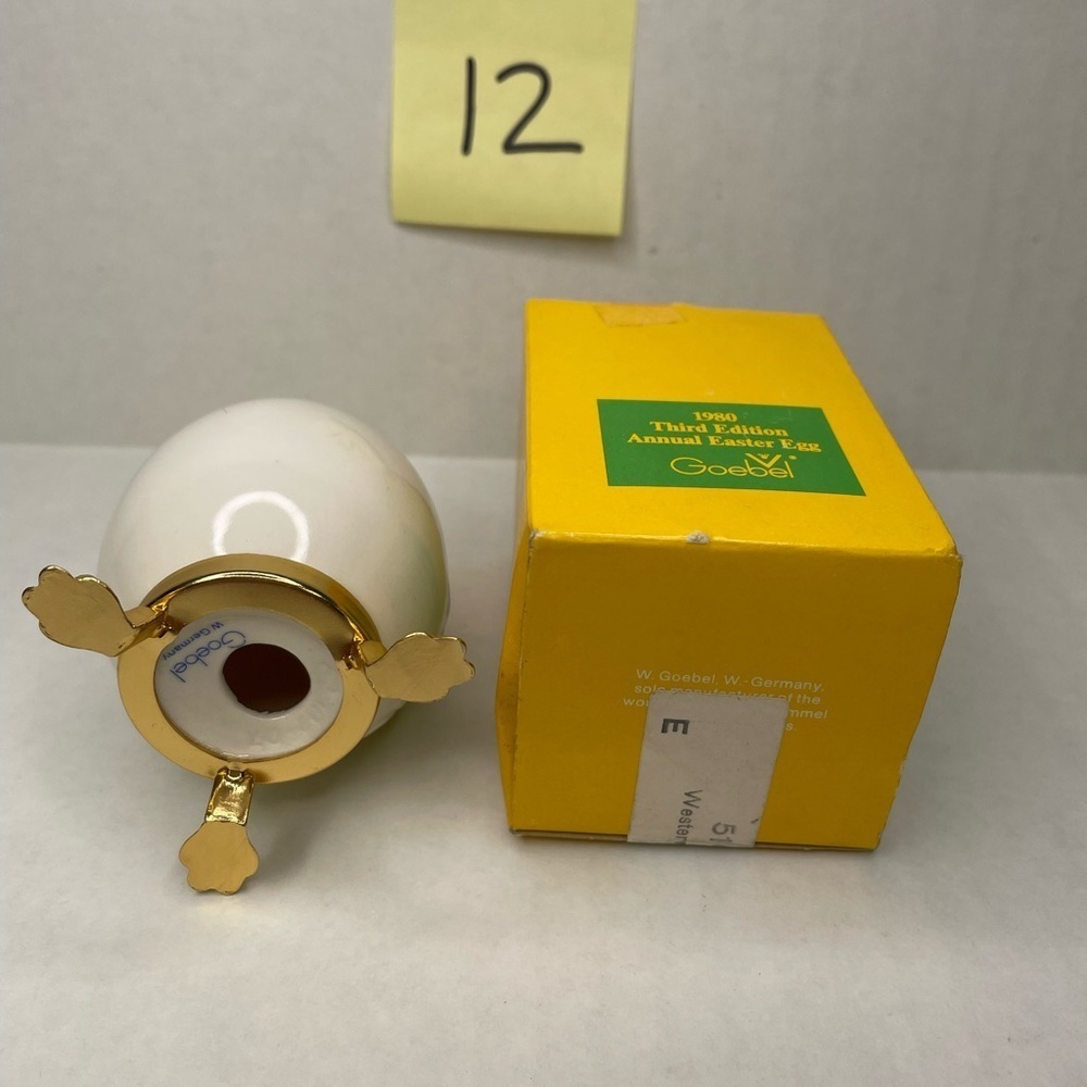 Vintage Goebel Easter Egg 1980
Decorative Egg with Rabbit Design - Picture 5 of 6